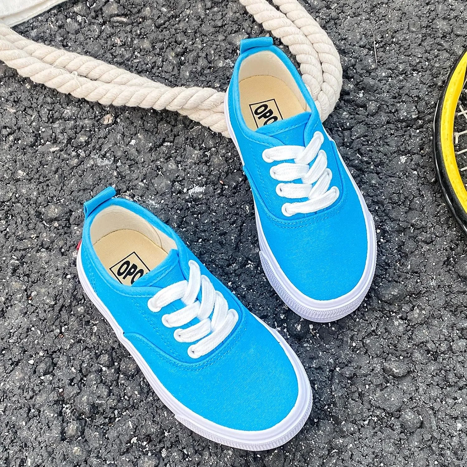 Boys and Girls Low Top Sports Shoes Lace up Canvas Children's Shoes Comfortable and Lightweight Skateboarding Shoes