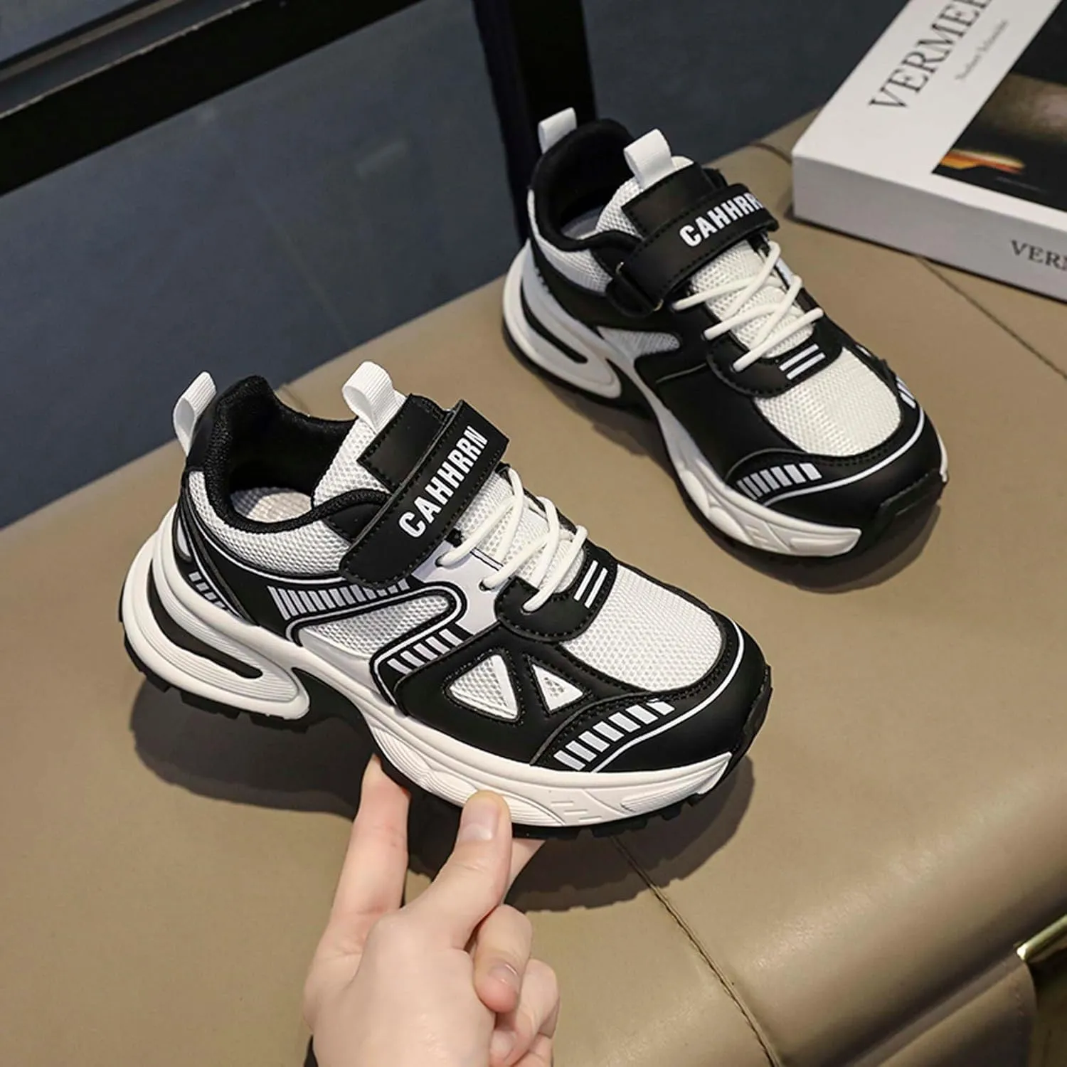 Boys Girls Fashion Sneakers Comfortable Breathable Casual Walking Shoes Non-slip Basketball Shoes Children Outdoor Running Badminton Training Shoes