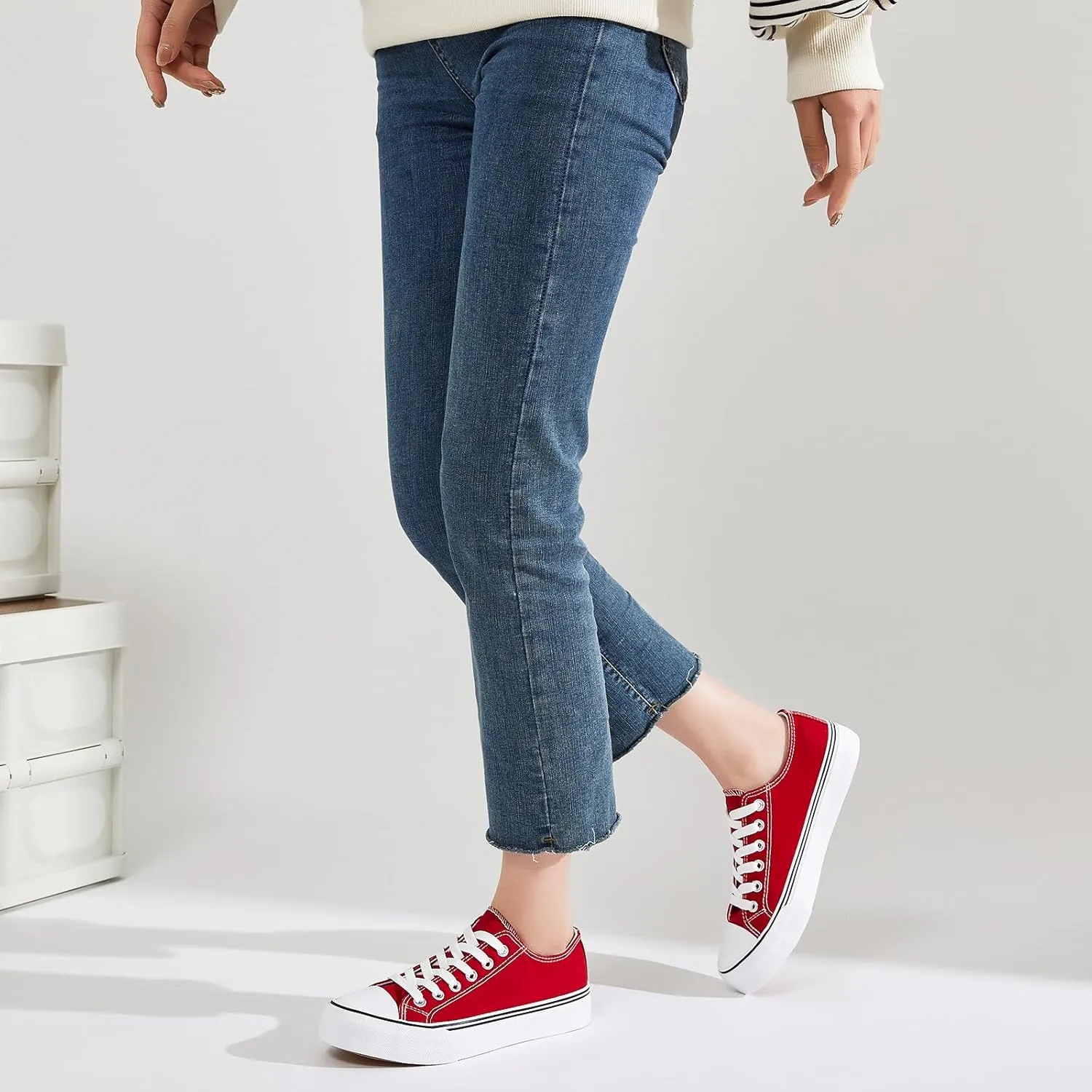 FRACORA Womens White Canvas Sneakers Low Top Lace Up Canvas Shoes Fashion Comfortable