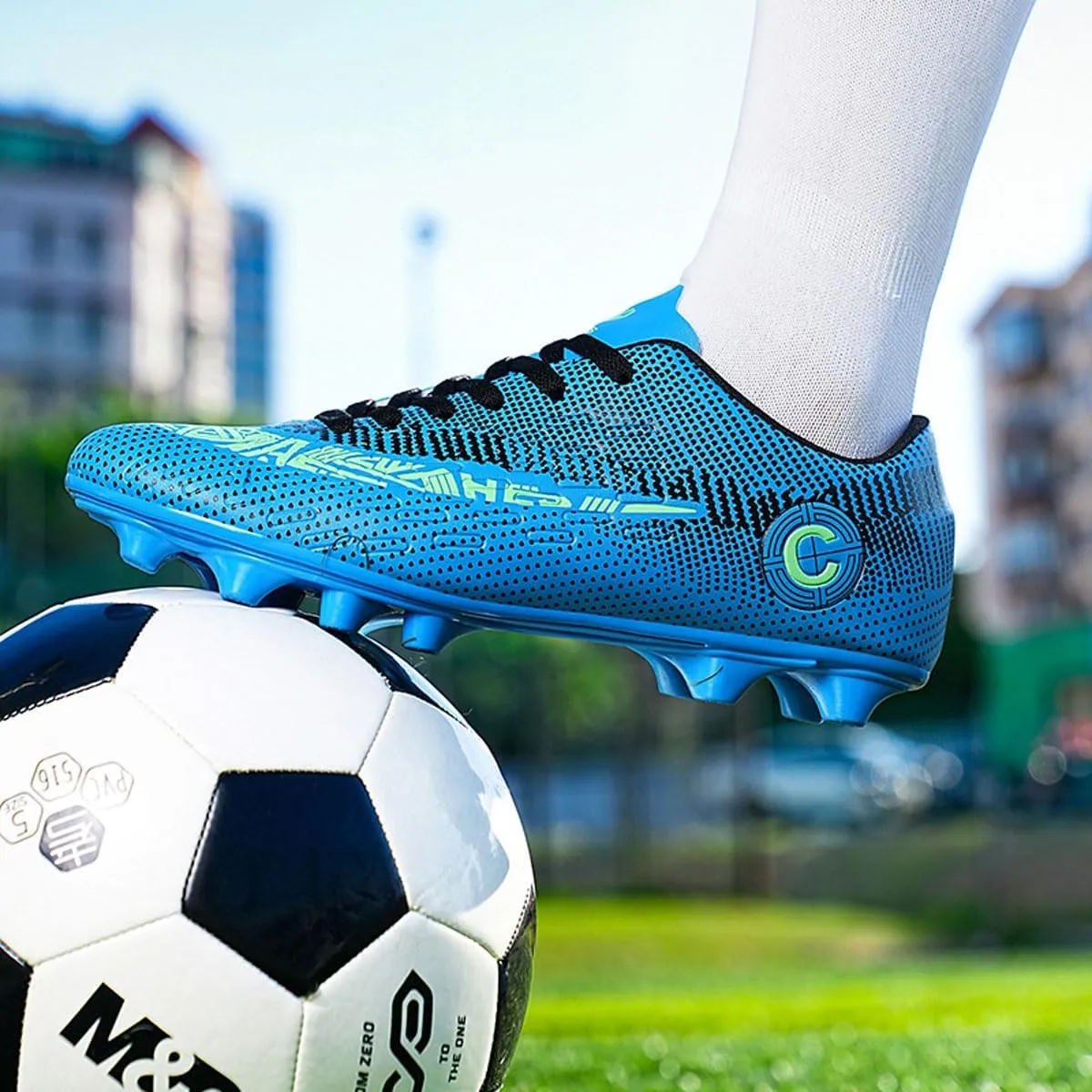 Men Soccer Cleats Youth Sneakers Outdoor Turf Indoor Low Top Soccer Shoes Lightweight Training Shoes