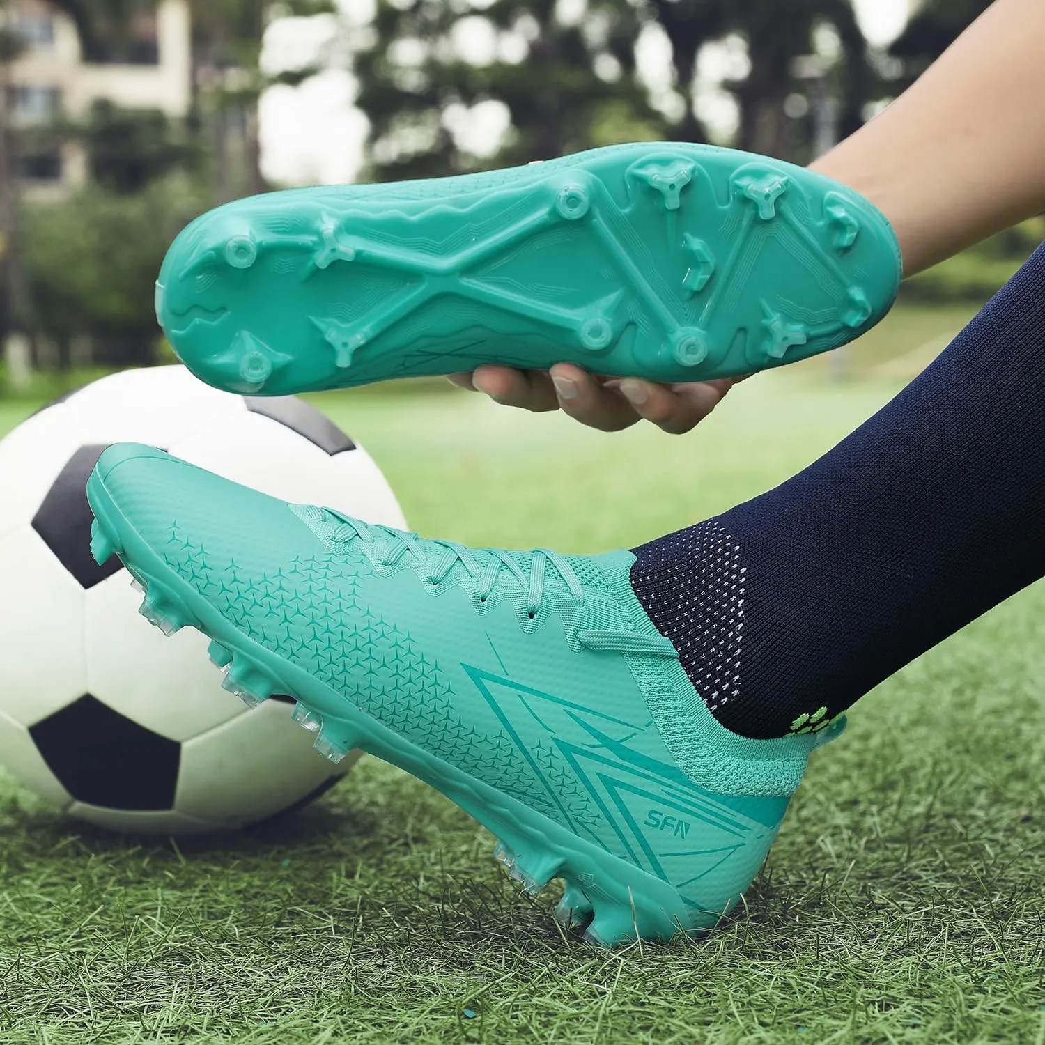 Mens Soccer Cleats Outdoor AG/FG Professional Football Shoes Lightweight Breathable Youth Boys Athletic Training Sneakers