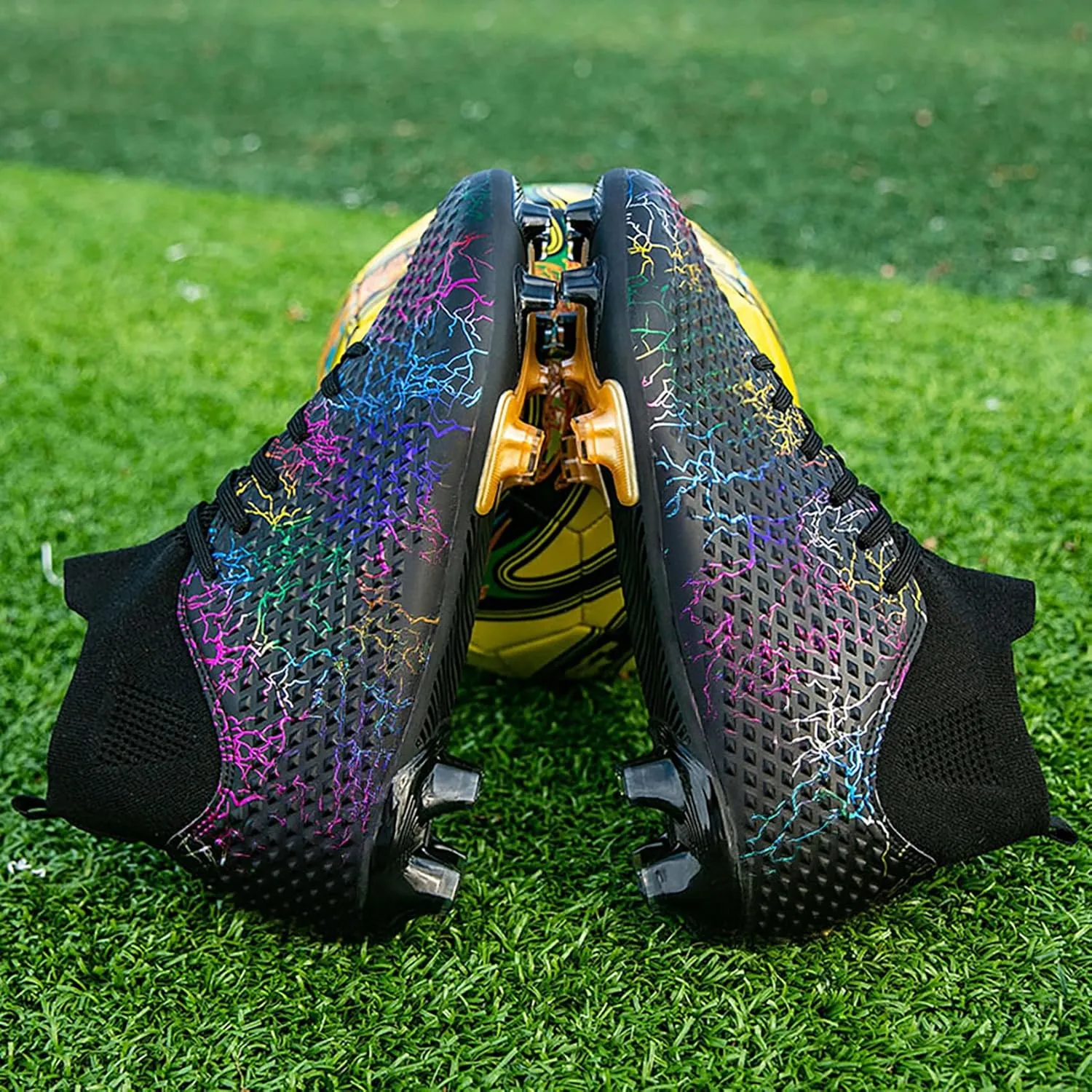 Men's Soccer Shoes High-Top Soccer Cleats Outdoor Breathable Athletic Professional Spikes Youth Boys Football Shoes Unisex